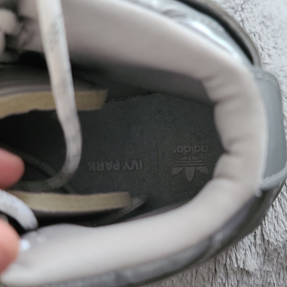 Shoes - Picture 5 of 7